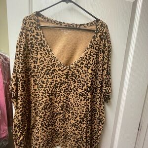 Ava & Viv Animal Print V-Neck Blouse Plus Size Short Sleeve